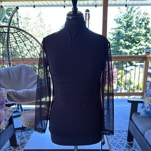 OZAI N KU | Sheer Long Sleeve